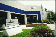 IXYS�č��{��